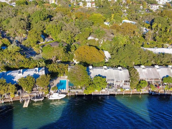 1000 NW N River Dr 20, Miami FL 33136