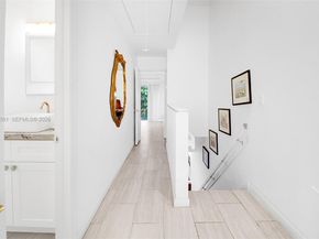 1000 NW N River Dr 20, Miami FL 33136