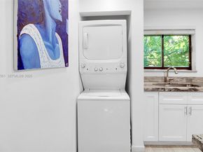 1000 NW N River Dr 20, Miami FL 33136