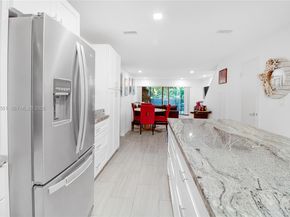 1000 NW N River Dr 20, Miami FL 33136