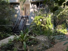 1000 NW N River Dr 20, Miami FL 33136