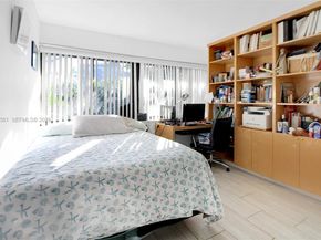 1000 NW N River Dr 20, Miami FL 33136