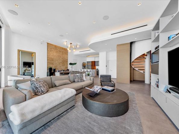 1300 S Miami Ave UPH2, Miami FL 33130