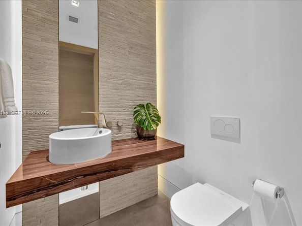 1300 S Miami Ave UPH2, Miami FL 33130