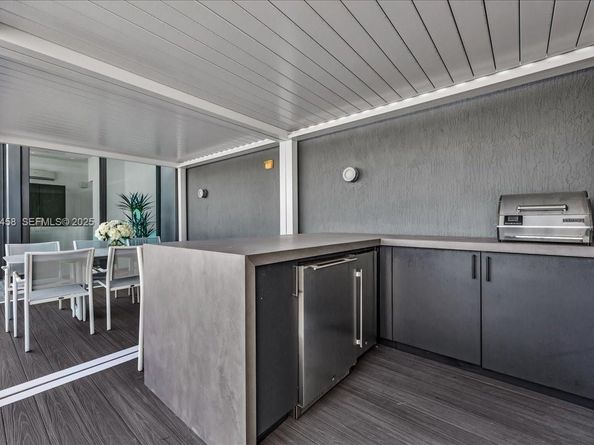 1300 S Miami Ave UPH2, Miami FL 33130