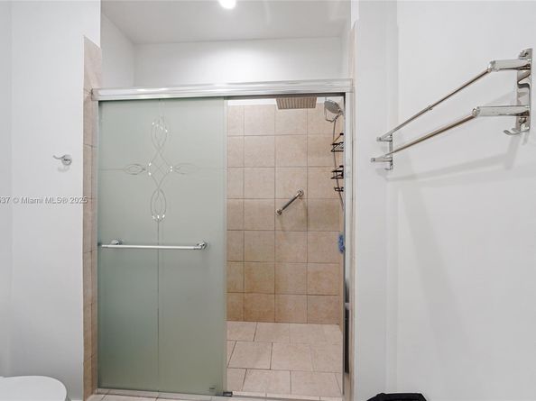 1851 NW 32nd Ave, Miami FL 33125