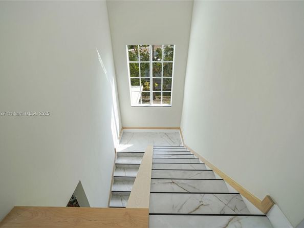 1851 NW 32nd Ave, Miami FL 33125