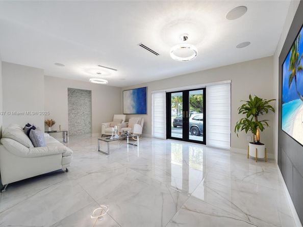 1851 NW 32nd Ave, Miami FL 33125