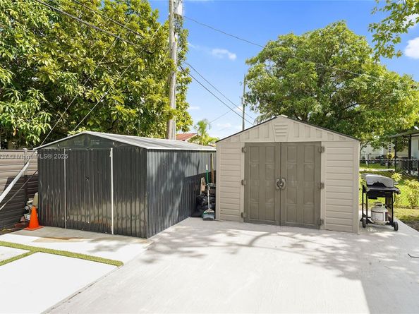 1851 NW 32nd Ave, Miami FL 33125