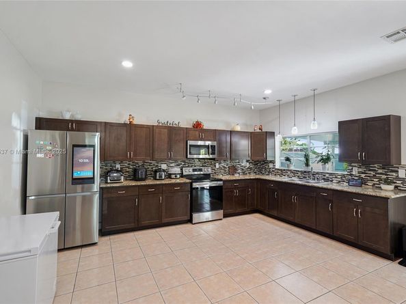 1851 NW 32nd Ave, Miami FL 33125