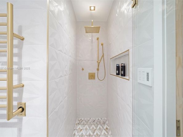 1851 NW 32nd Ave, Miami FL 33125