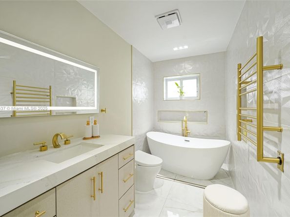 1851 NW 32nd Ave, Miami FL 33125