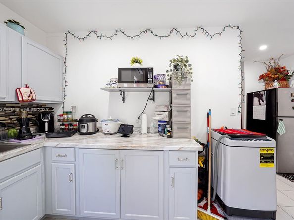 1851 NW 32nd Ave, Miami FL 33125