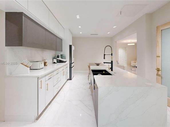 1851 NW 32nd Ave, Miami FL 33125