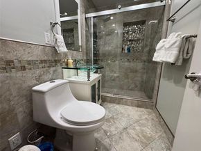 2355 SE 7th St, Pompano Beach FL 33062