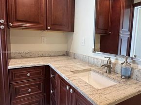 2355 SE 7th St, Pompano Beach FL 33062