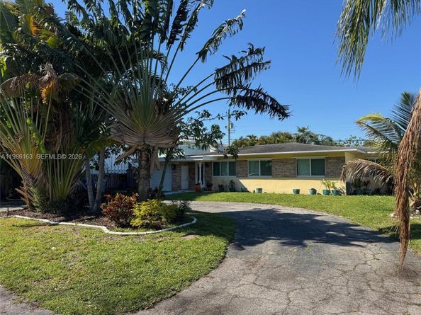 2355 SE 7th St, Pompano Beach FL 33062