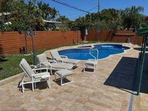 2355 SE 7th St, Pompano Beach FL 33062