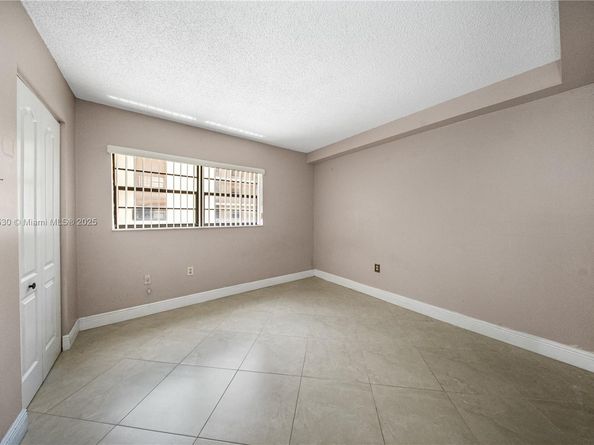 5249 NW 7th St 103, Miami FL 33126