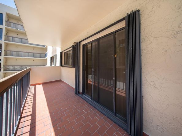 5249 NW 7th St 103, Miami FL 33126