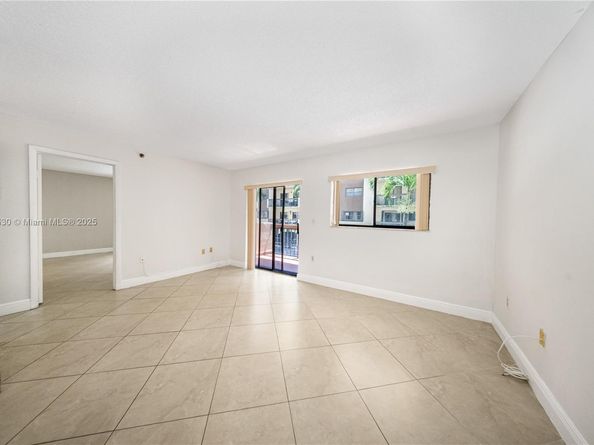 5249 NW 7th St 103, Miami FL 33126