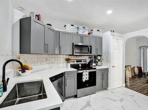 1201 NW 192nd Ln, Pembroke Pines FL 33029