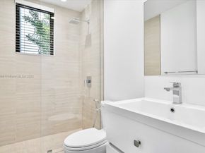 332 Balboa St, Hollywood FL 33019