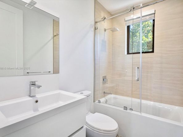 332 Balboa St, Hollywood FL 33019