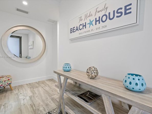 332 Balboa St, Hollywood FL 33019