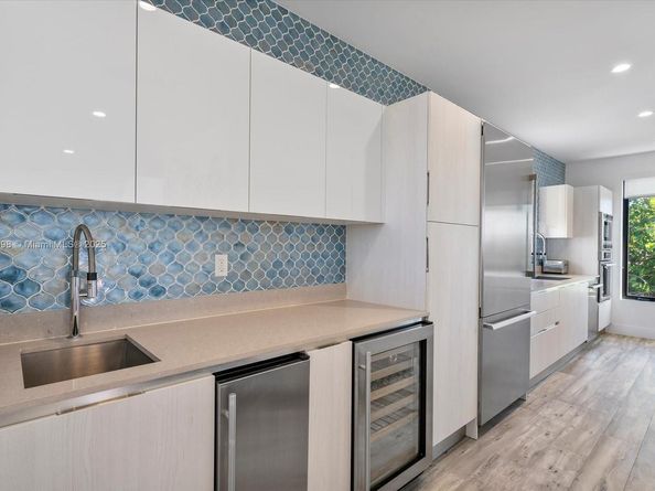 332 Balboa St, Hollywood FL 33019