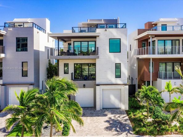 332 Balboa St, Hollywood FL 33019