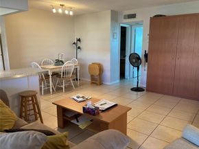 5300 Washington St N117, Hollywood FL 33021