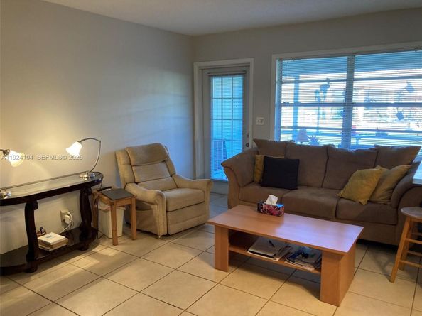 5300 Washington St N117, Hollywood FL 33021