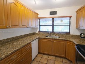 5524 Constant Spring Ter 213, Lauderhill FL 33319