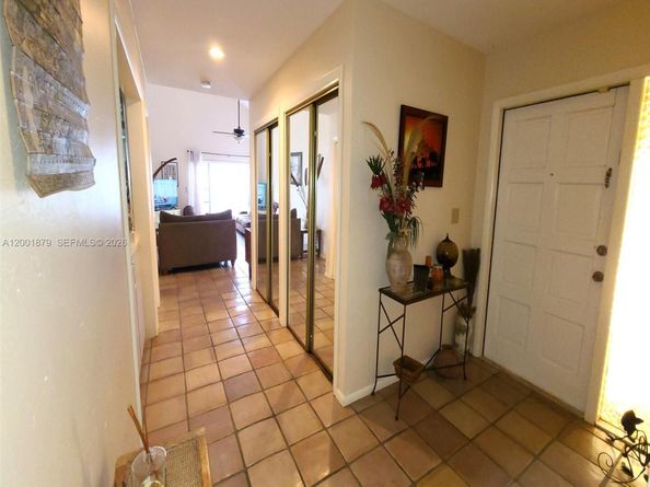 5524 Constant Spring Ter 213, Lauderhill FL 33319