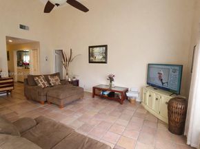 5524 Constant Spring Ter 213, Lauderhill FL 33319