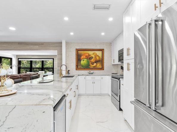 3375 NE 20th Ave, Oakland Park FL 33306