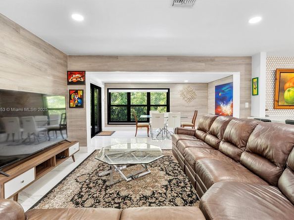 3375 NE 20th Ave, Oakland Park FL 33306