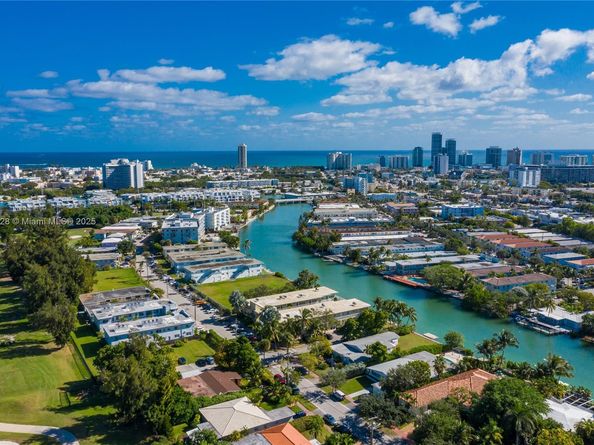 350 S Shore Dr 7, Miami Beach FL 33141