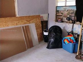 2324 NW 35th St, Miami FL 33142