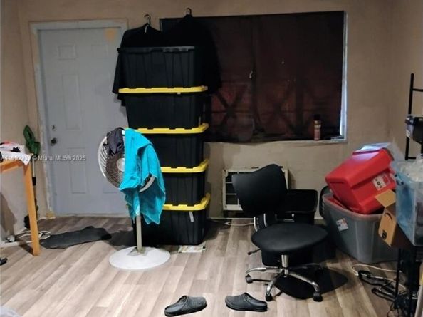 2324 NW 35th St, Miami FL 33142