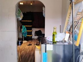 2324 NW 35th St, Miami FL 33142