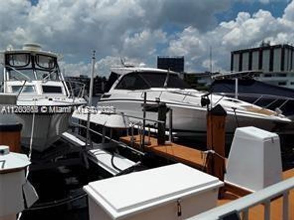 100 W Golden Isles Dr 811, Hallandale Beach FL 33009