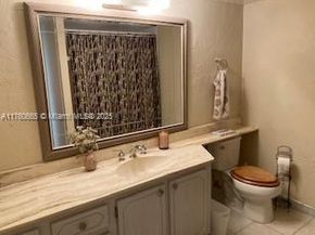 100 W Golden Isles Dr 811, Hallandale Beach FL 33009