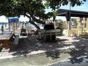 100 W Golden Isles Dr 811, Hallandale Beach FL 33009