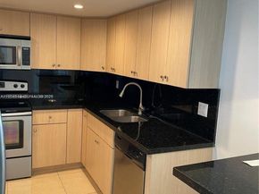 13155 Ixora Ct 901, North Miami FL 33181