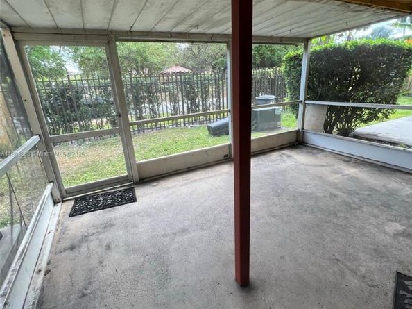 2605 NW 47th Ter 103, Lauderdale Lakes FL 33313