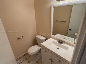 2605 NW 47th Ter 103, Lauderdale Lakes FL 33313