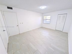 850 SW 133rd Ter 202B, Pembroke Pines FL 33027