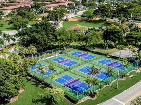 850 SW 133rd Ter 202B, Pembroke Pines FL 33027